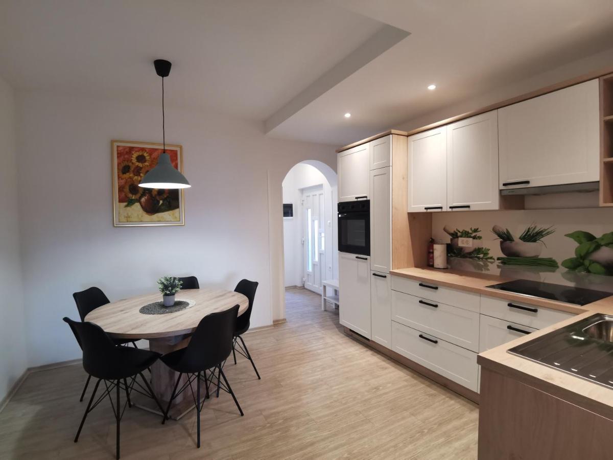 Apartmaji Vila Antonia ポルトローシュ エクステリア 写真